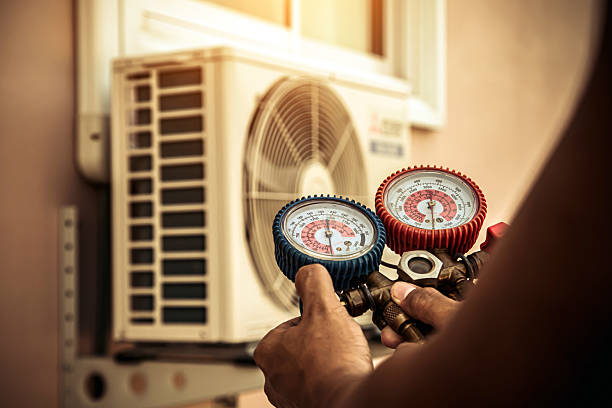 Professional Ac Installation technician working in Pipersville, PA